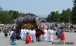 ◎悠久の王朝絵巻を披露 葵祭の行列 ¨ÕÌsñ